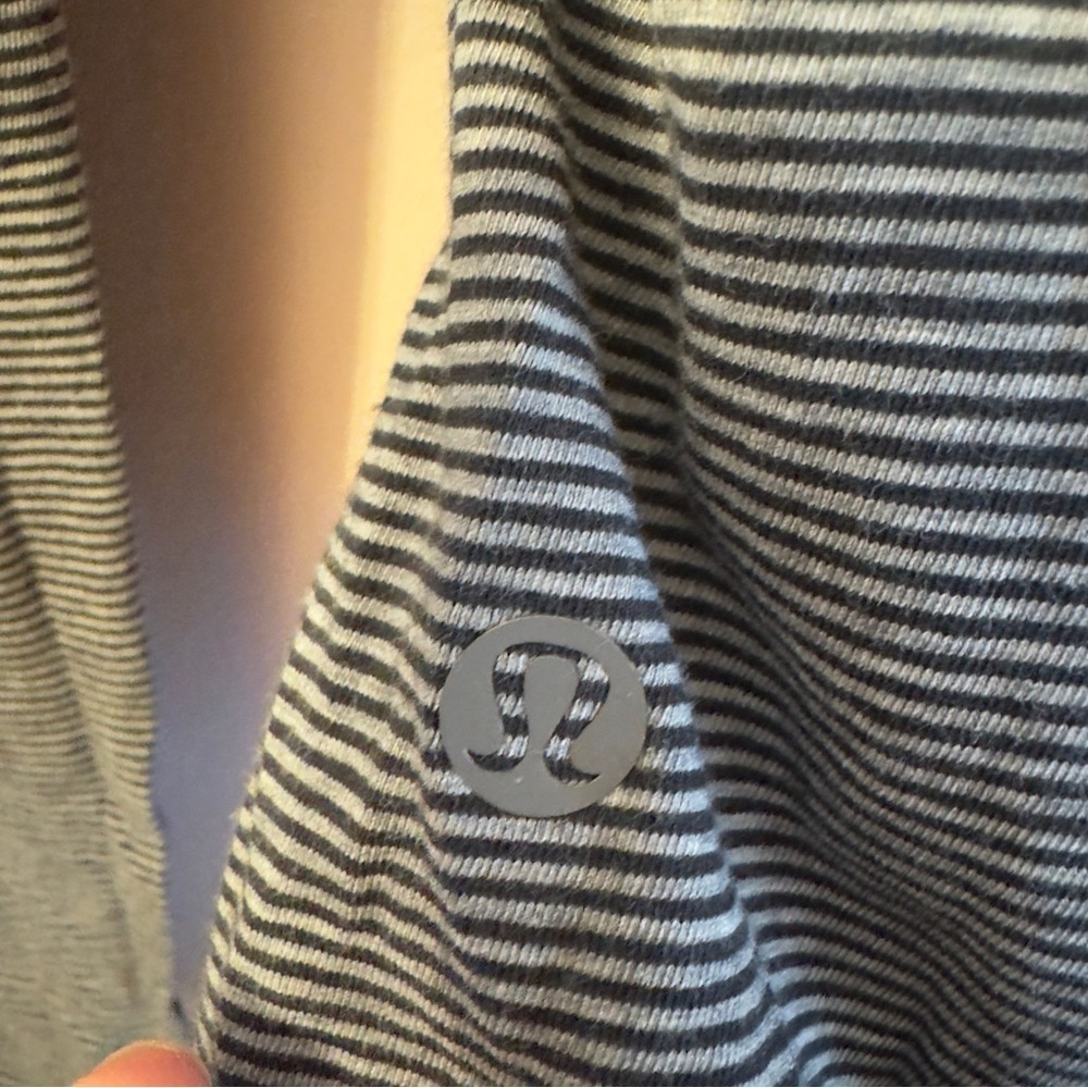 Lululemon Radiant Longsleeve Tonka Stripe Black Heathered Grey Women Size 4 - Picture 9 of 10